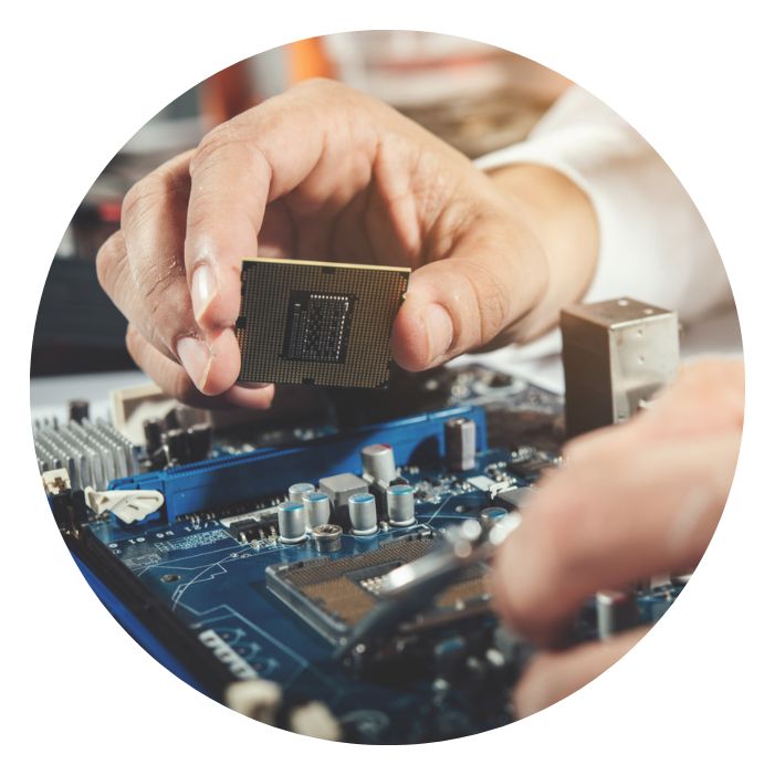 Embedded-developer-developing-hardware-device