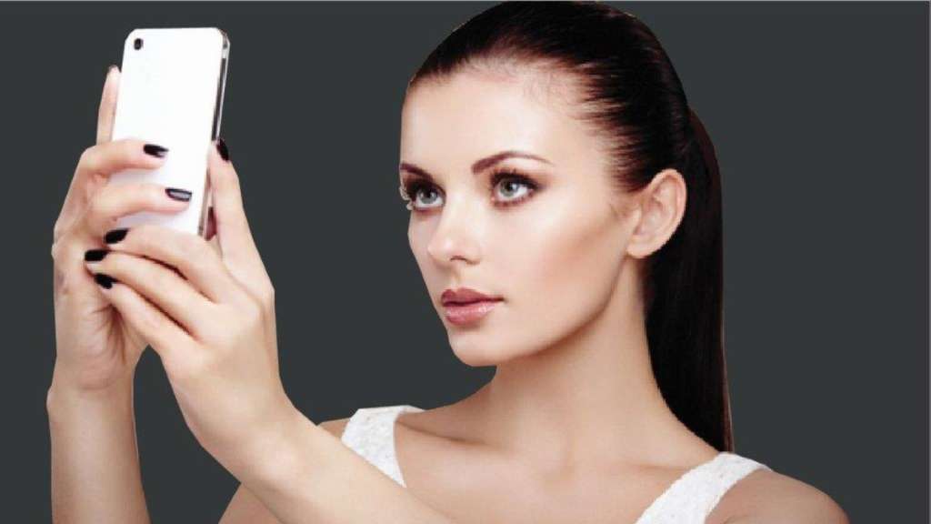 Handheld Mobile Guided Image Capture